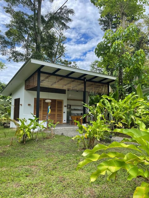 Private tropical villa surrounded by lush jungle and modern architecture, Tres Lodge Lapa in Playa Chiquita, Costa Rica