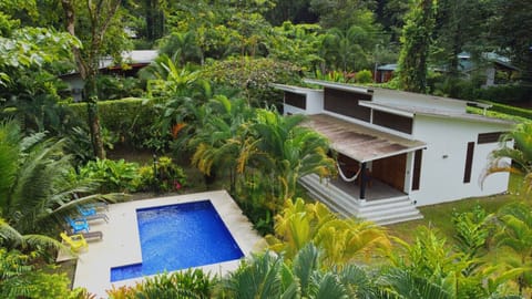Villa surrounded by garden shared pool in Playa Chiquita