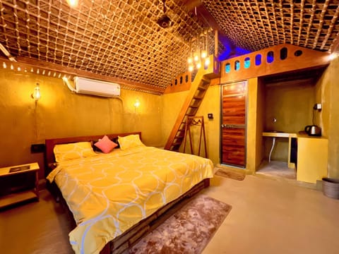 Luxury Double Room, Multiple Beds, Courtyard View | Laptop workspace, free WiFi