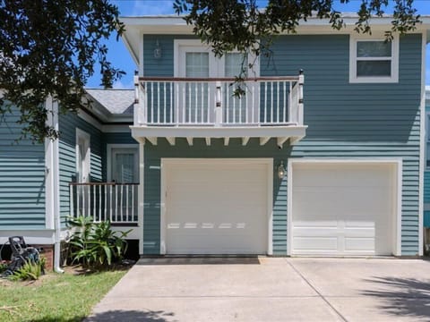 Front exterior of Blue Palms Escape (Above the garage unit)