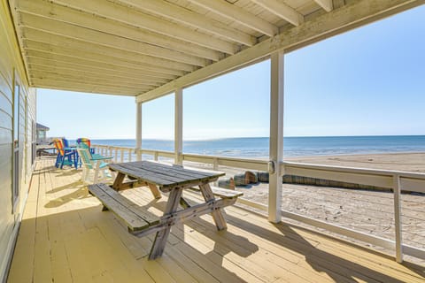 Freeport Vacation Rental | 4BR | 3.5BA | 2,650 Sq Ft | Stairs Required