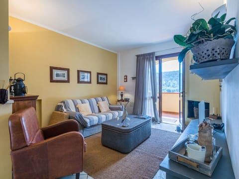 Couch, Property, Picture Frame, Azure, Houseplant, Comfort, Interior Design, Architecture, Living Room, Floor