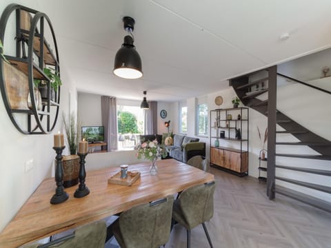 House | Dining