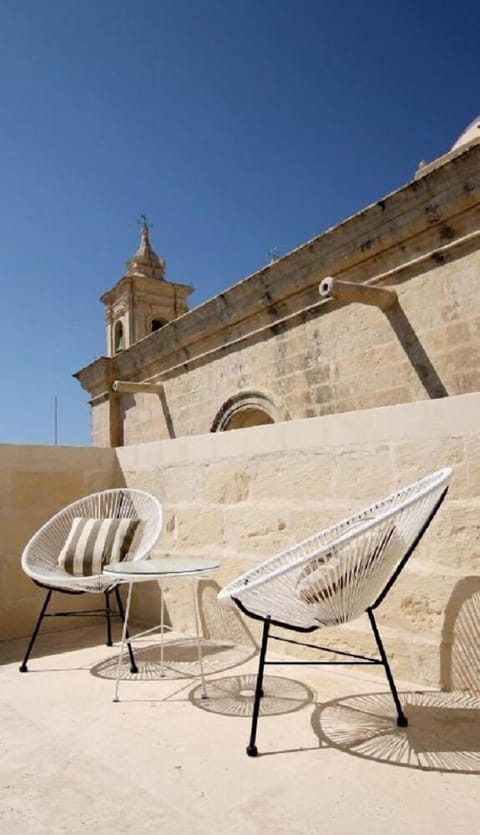 Honeymoon Suite, City View | Terrace/patio