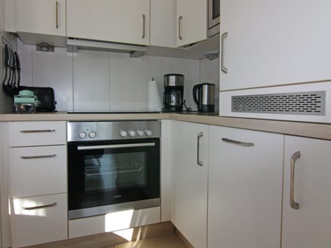 Apartment | Private kitchen | Toaster, highchair