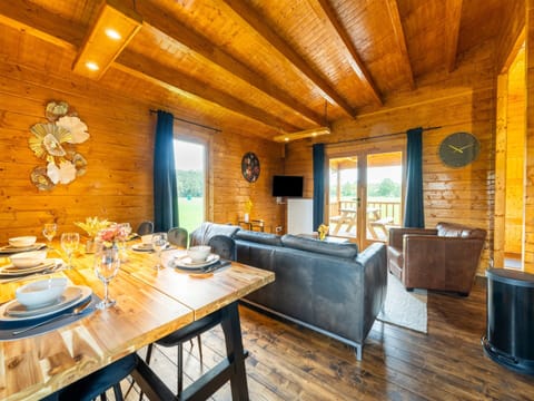 Chalet | Dining