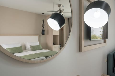 Superior Twin Room | In-room safe, blackout drapes, soundproofing, free cribs/infant beds