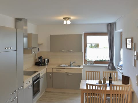 Apartment | Private kitchen | Electric kettle, toaster