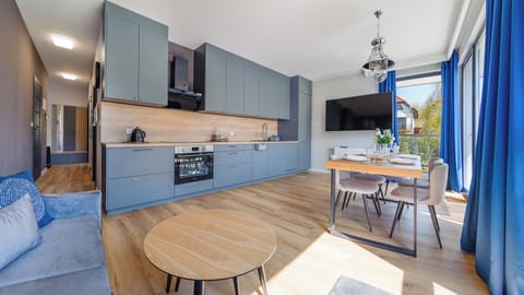 Apartment (7) | Living area | Flat-screen TV