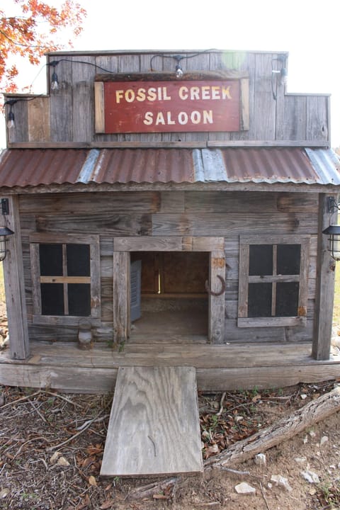 Room, 1 Bedroom | Property grounds