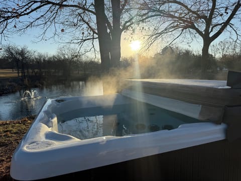 Room, 1 Bedroom | Outdoor spa tub