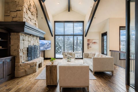 House, 4 Bedrooms | Living area | Smart TV