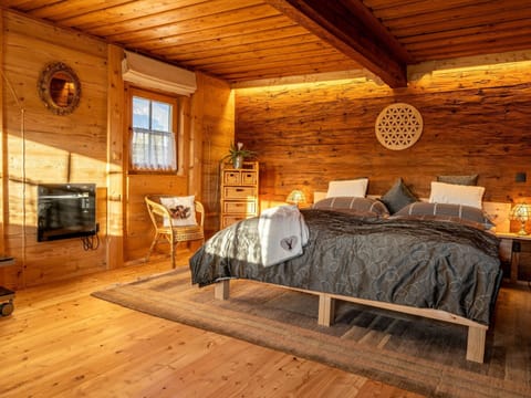 House | 4 bedrooms, individually furnished, bed sheets