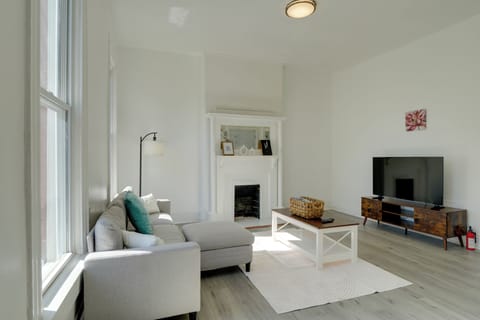 Louisville Vacation Rental | 1BR | 1BA | 650 Sq Ft | Stairs Required