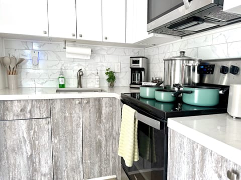 Pasta, rice, lobster, soup or toast. How about bake a cake?! Do it all here