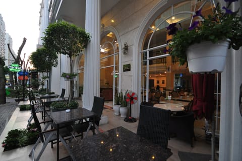 Coffee shop