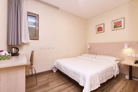 Economy Double Room | Free WiFi