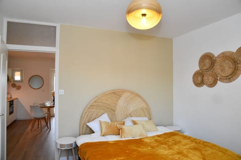 Apartment, Pool View | Free WiFi