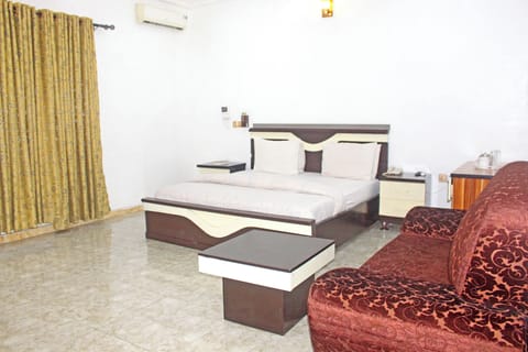 Deluxe Room | Desk, laptop workspace, WiFi (free)