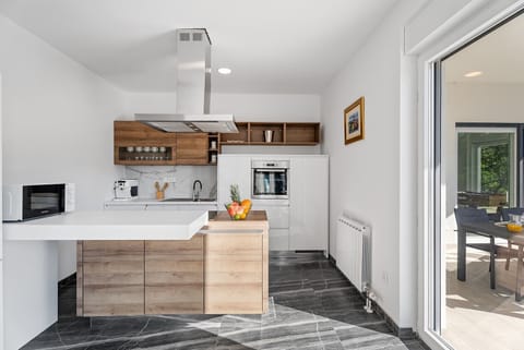 Fully equipped kitchen with everything you need 