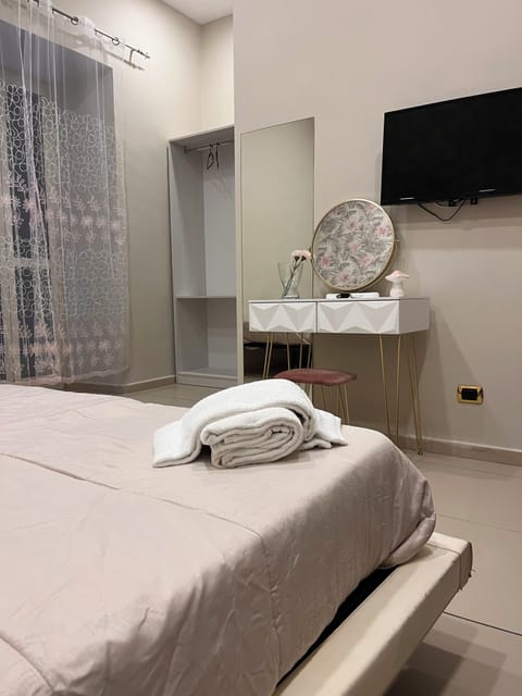 Basic Triple Room | Desk, free WiFi