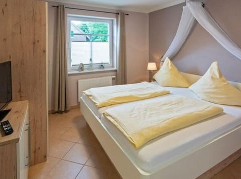 House | 1 bedroom, individually furnished, iron/ironing board