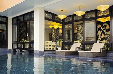 Outdoor pool, sun loungers