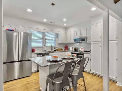 Enjoy breakfast at the bar!