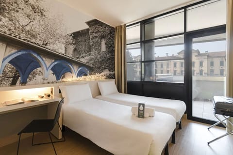 Superior Twin Room, Non Smoking | In-room safe, desk, iron/ironing board, free WiFi