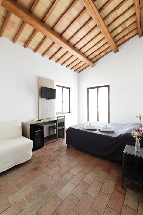 Superior Triple Room, Terrace (Arancione) | Premium bedding, down comforters, individually furnished