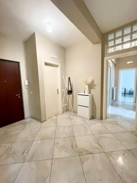 Apartment, 3 Bedrooms, Accessible, Smoking | Interior