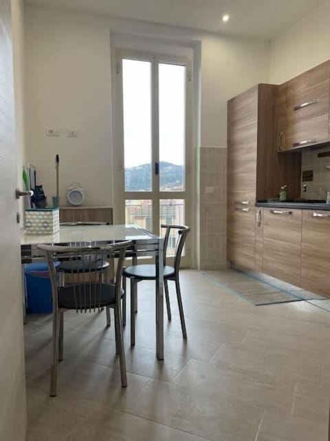 Apartment, 2 Bedrooms, Smoking, Balcony | Interior