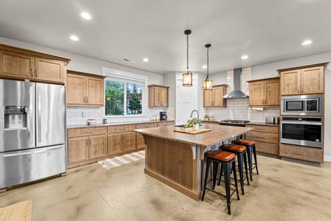 Everything you need in the kitchen… plus board games!