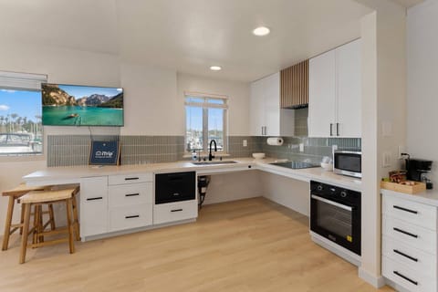 Modern Open Kitchen-ADA Compliant