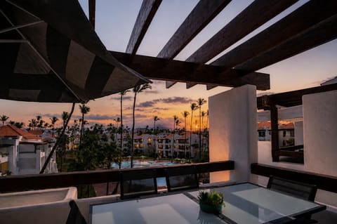 Stunning 2-BDR apartment with pool/sea view I-403 (3138)