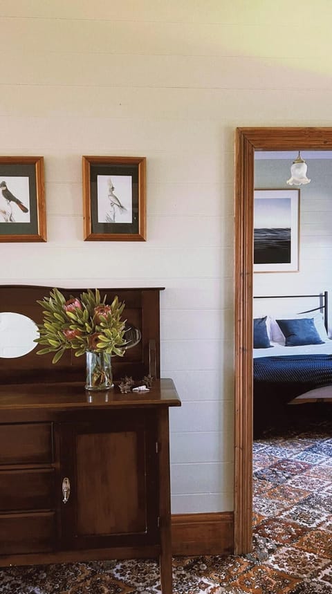 Garden Queen Room