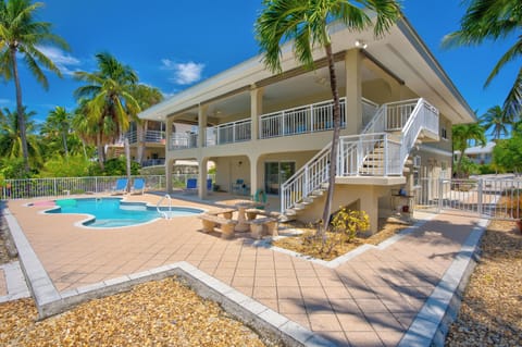 Private pool (optional heat is an additional fee)