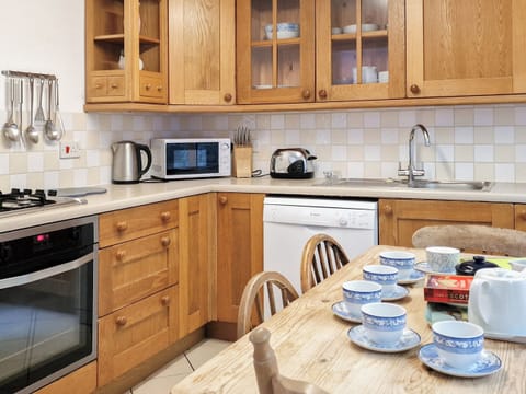 Kitchen/diner | Beachcomber Cottage, Beer