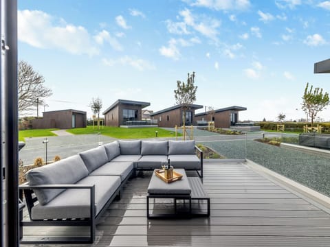 Sitting-out-area | Lodge Five - Ty Llwyd, Llangefni