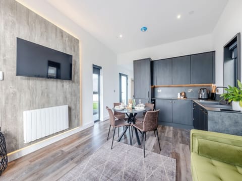 Open plan living space | Lodge Five - Ty Llwyd, Llangefni