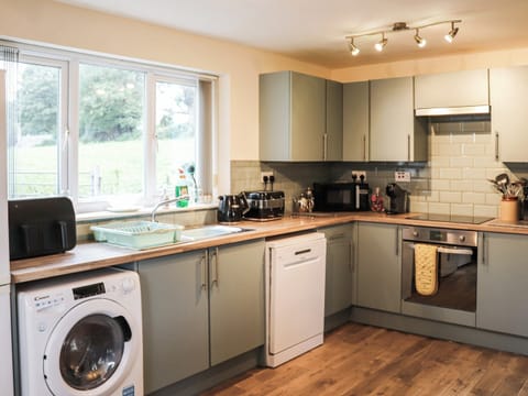 Kitchen | Carols Cottage, Llanrug, near Caernarfon