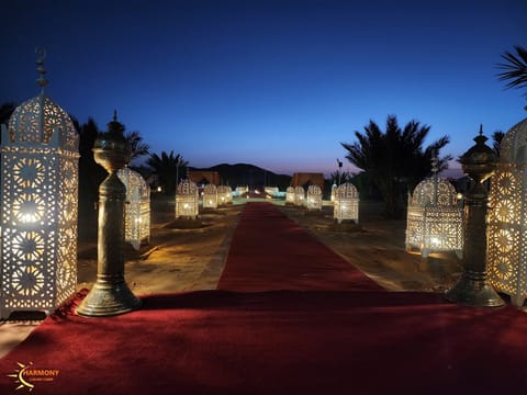 Deluxe Triple Room, Desert View | Living area
