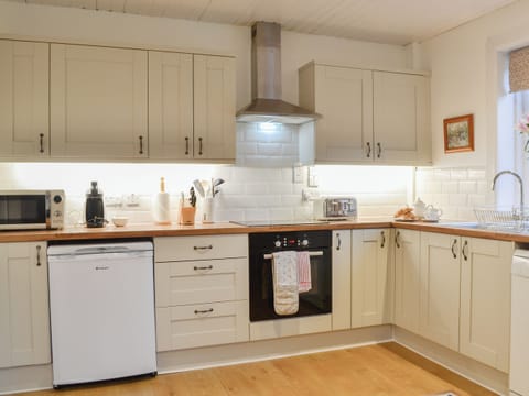 Kitchen | The Coach House - Ardblair Castle Cottages, Blairgowrie