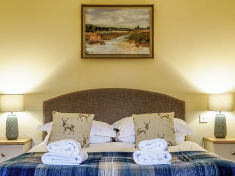 Double bedroom | Langside - Bachilton Farm, Methven, near Perth