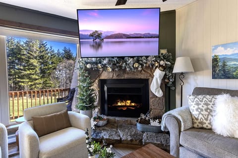 Welcome to Leatherbark 107A! This beautifully appointed home is ready to host you for a memorable holiday stay!