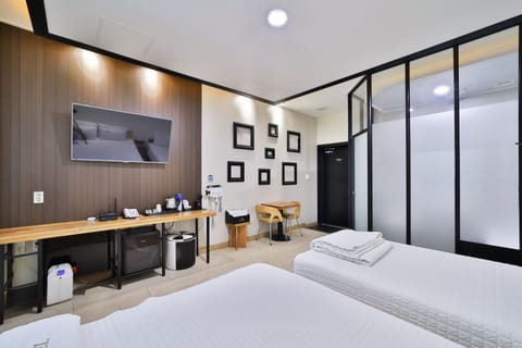 Family Twin Room (Free Breakfast) | Premium bedding, individually decorated, desk, laptop workspace