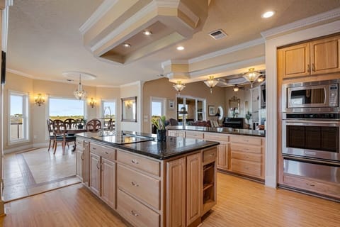 House, 5 Bedrooms | Private kitchen | Coffee/tea maker, fridge, toaster
