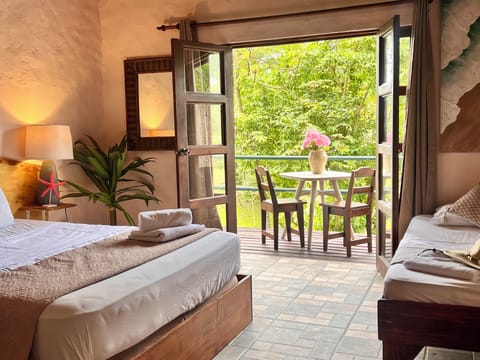 Comfort Studio Suite | Desk, laptop workspace, soundproofing, free WiFi