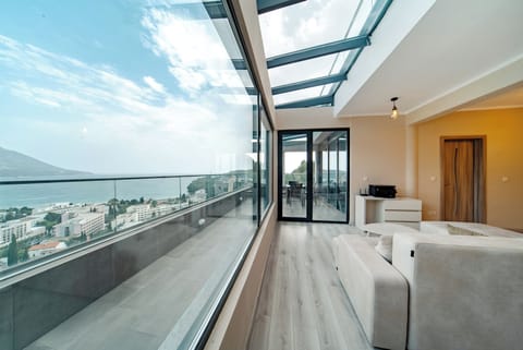 Comfort Penthouse, Sea View | Living area