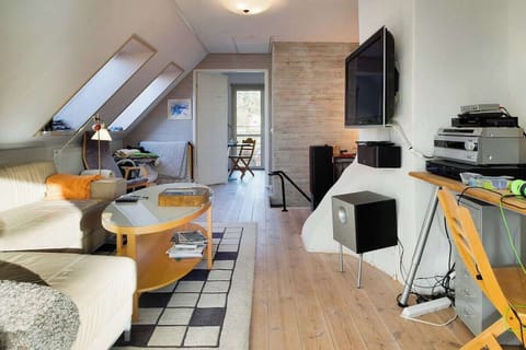 Classic Double Room, 1 Double Bed | Blackout drapes, iron/ironing board (on request), WiFi (free)